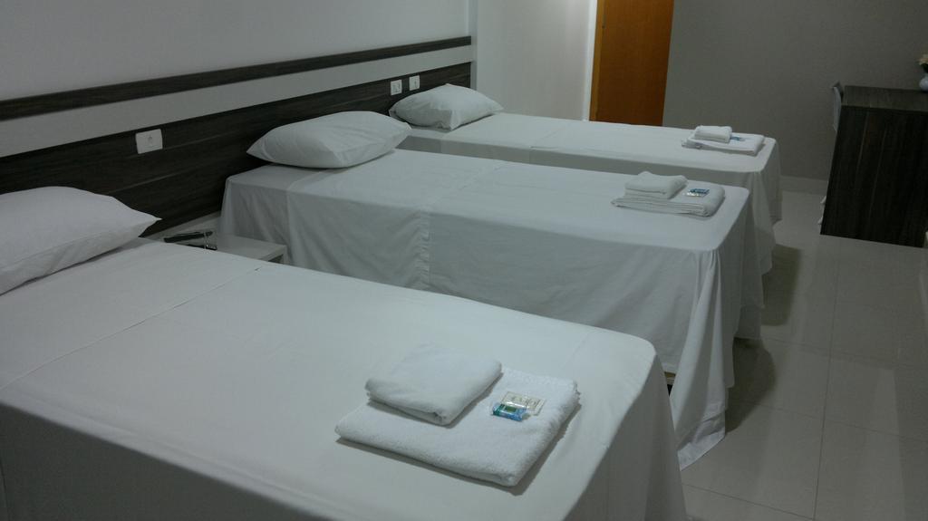 Sarandi  San Lucas Hotel חדר תמונה